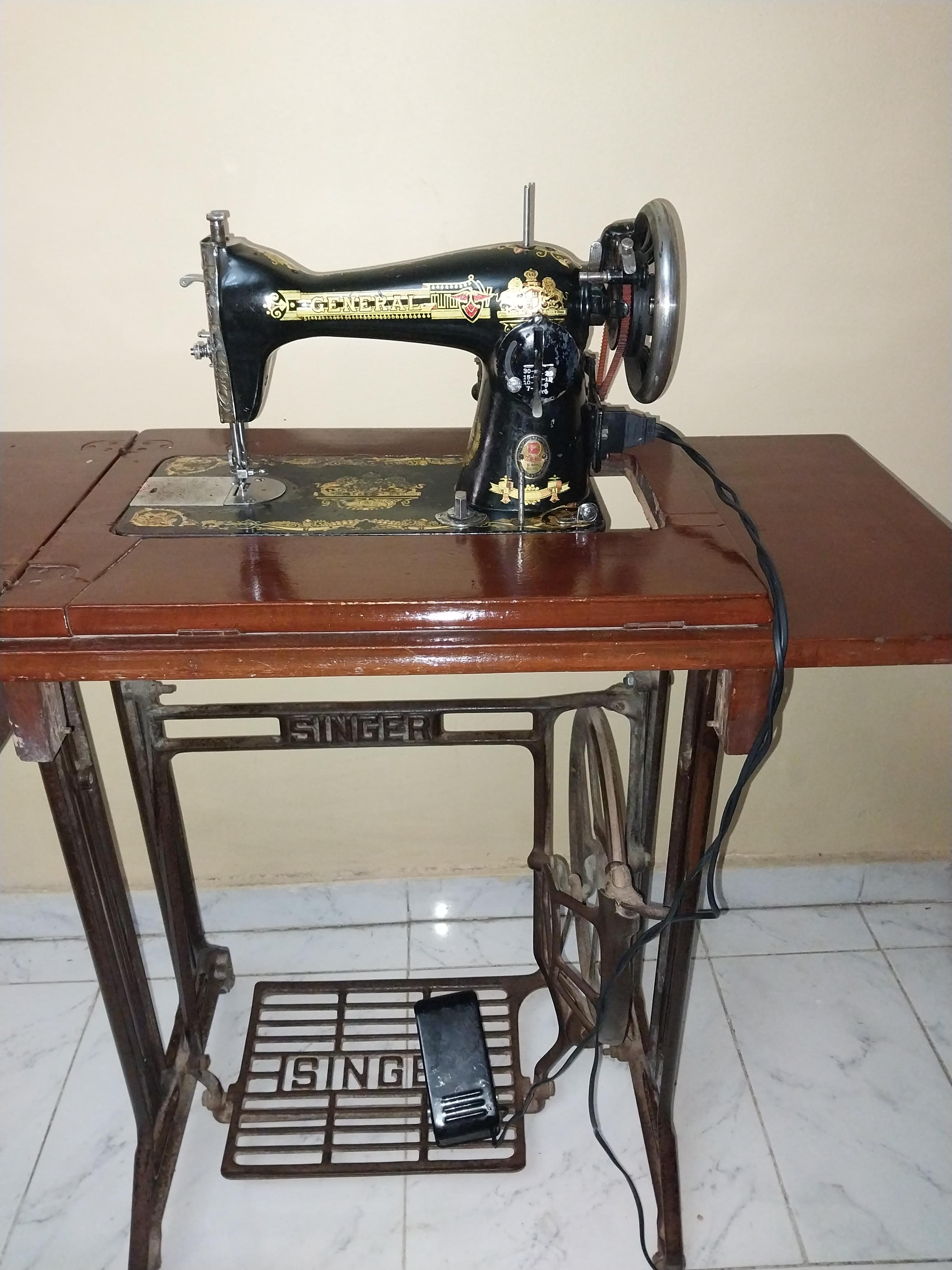 Singer sewing machine 1
