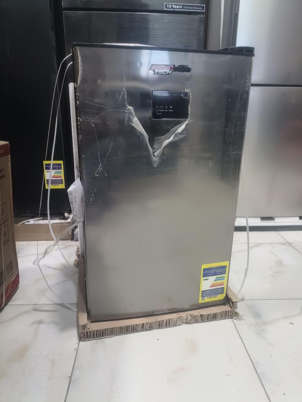 Unionaire mini bar fridge 1