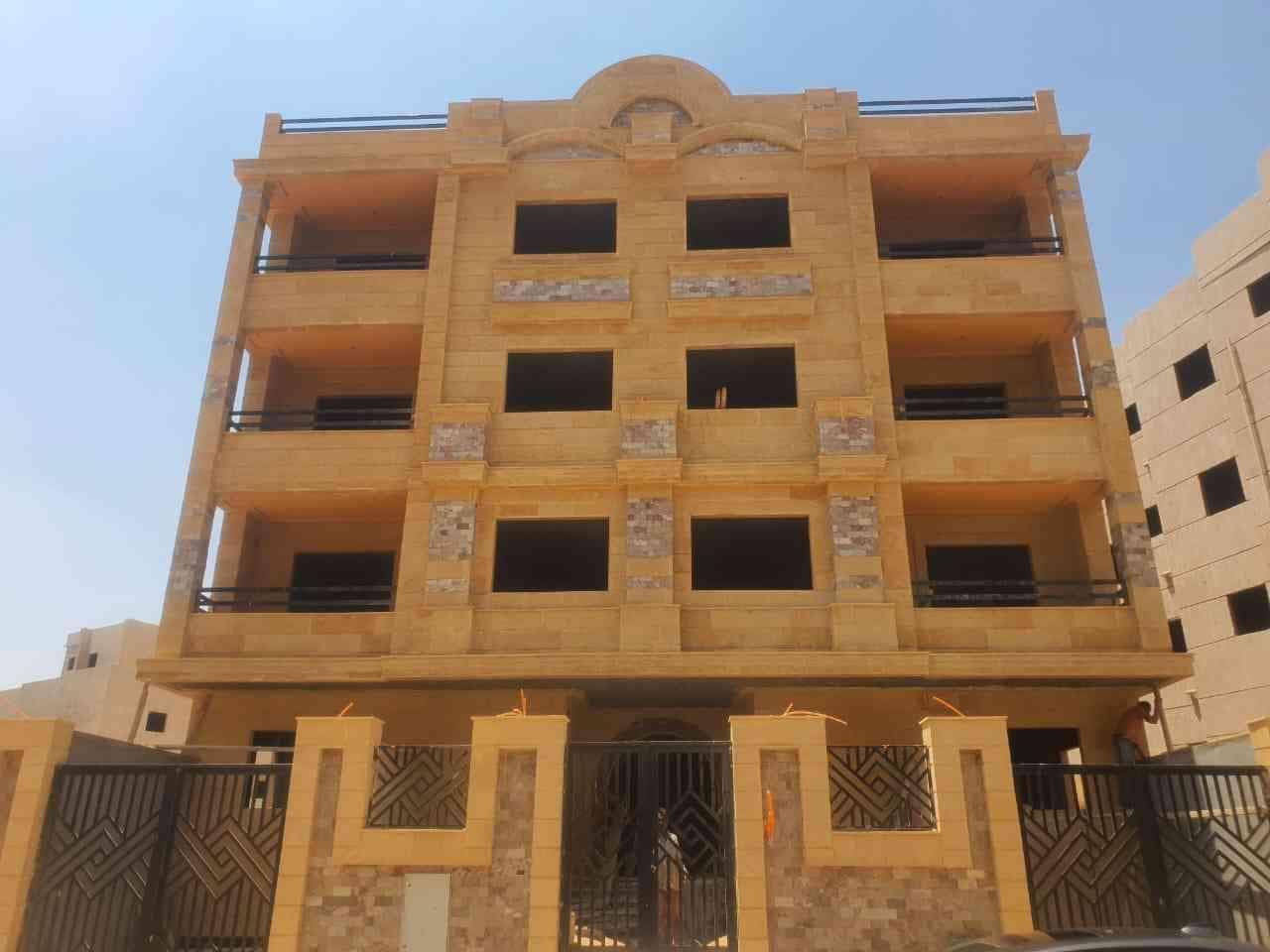 شقة للبيع بالعبور الحى التاسع ٢٢٥ م 0