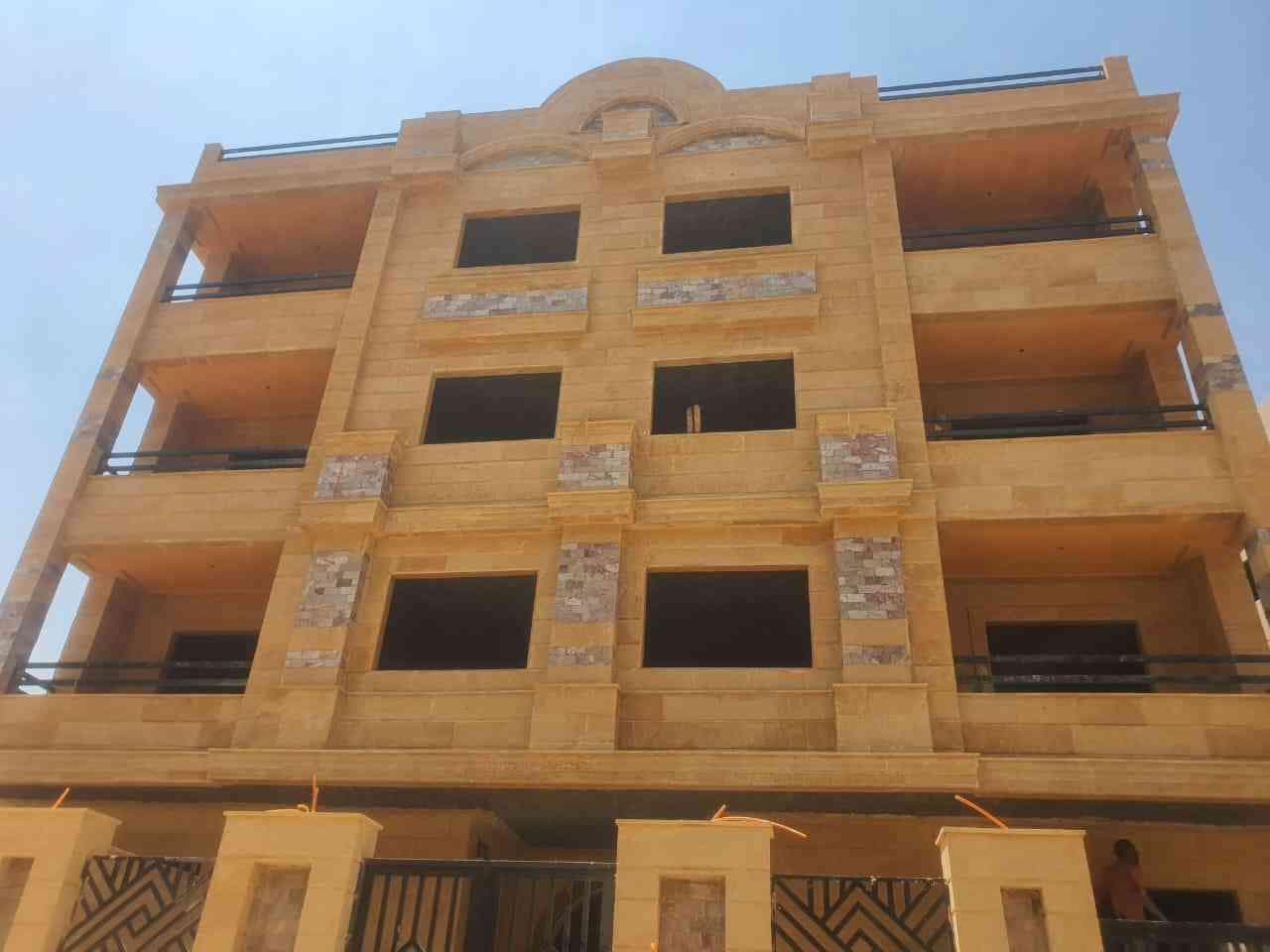 شقة للبيع بالعبور الحى التاسع ٢٢٥ م 1