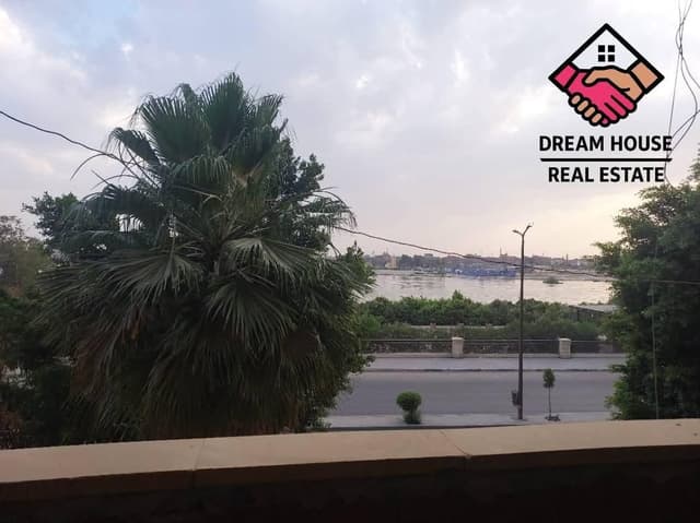 شقة للبيع صف اول كورنيش النيل بجانب مسجد عبدالمنعم رياض 200م