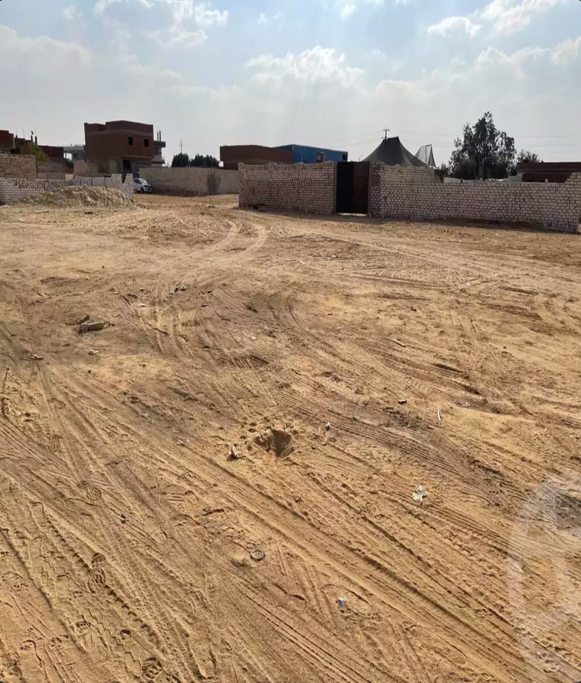 Land for sale with an area of 864 m  0