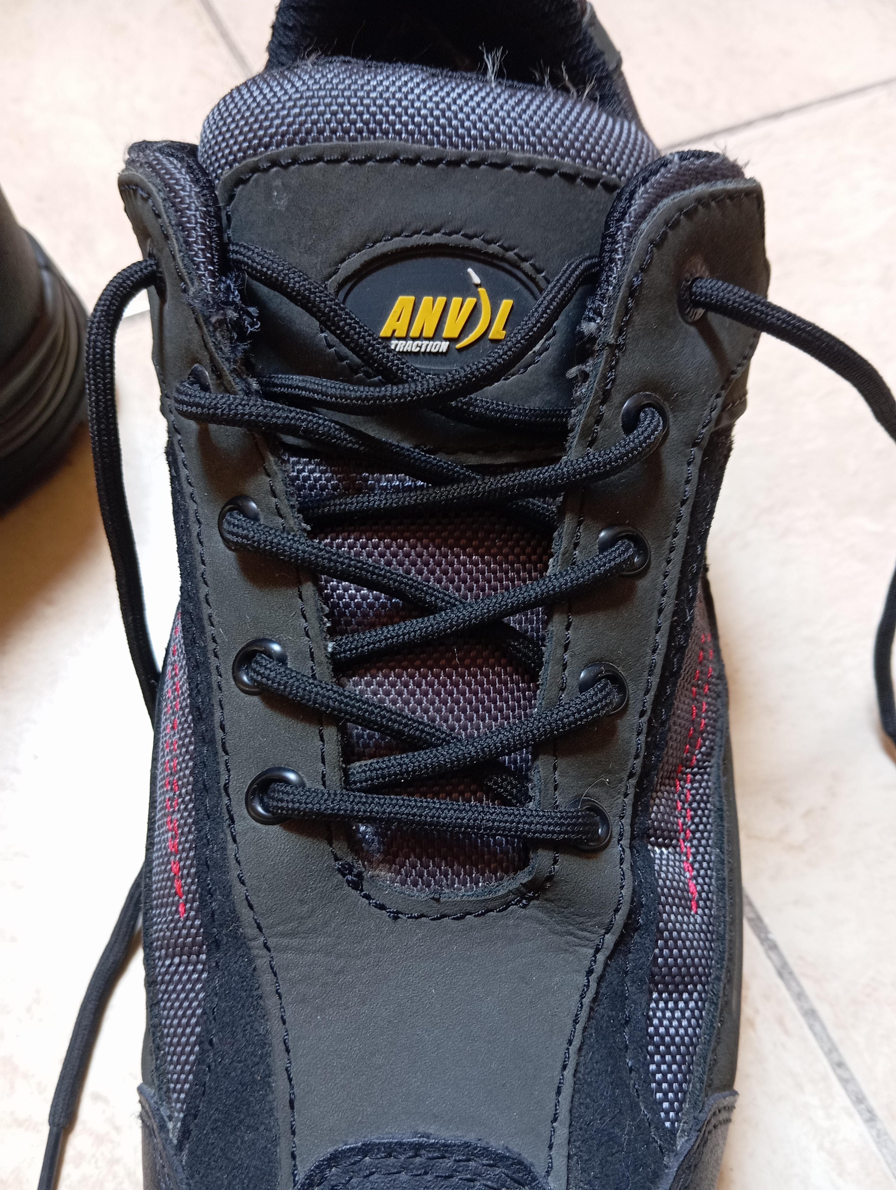 Safety shoes 2