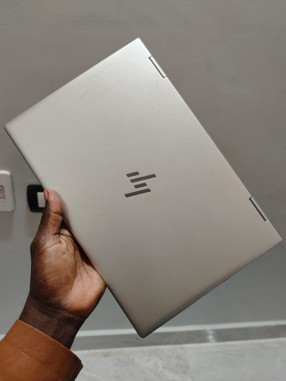 إتش بي إليت بوك 830 G7 x360 1