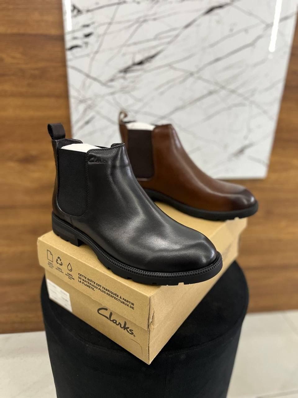 حذاء Clarks الجلد الطبيعي، هتجمع بين الشياكة وجودة التفاصيل في تصميم يليق بمكانتك.صناعه فيتنامي 0