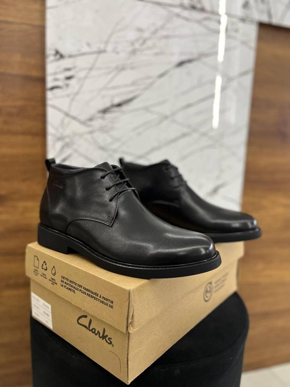 حذاء Clarks الجلد الطبيعي، هتجمع بين الشياكة وجودة التفاصيل في تصميم يليق بمكانتك.صناعه فيتنامي 2