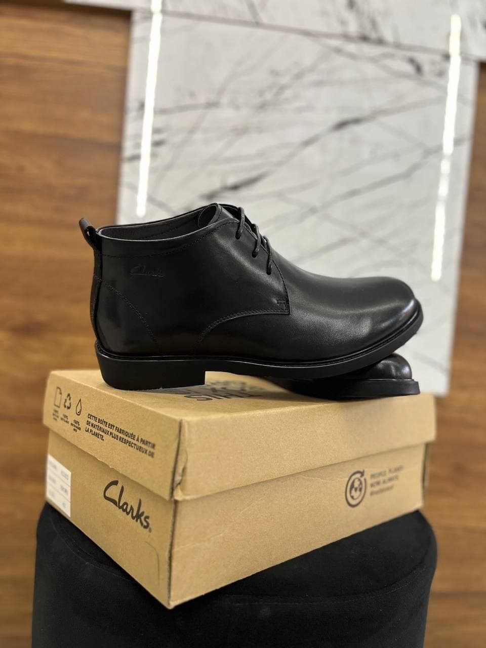 حذاء Clarks الجلد الطبيعي، هتجمع بين الشياكة وجودة التفاصيل في تصميم يليق بمكانتك.صناعه فيتنامي 3