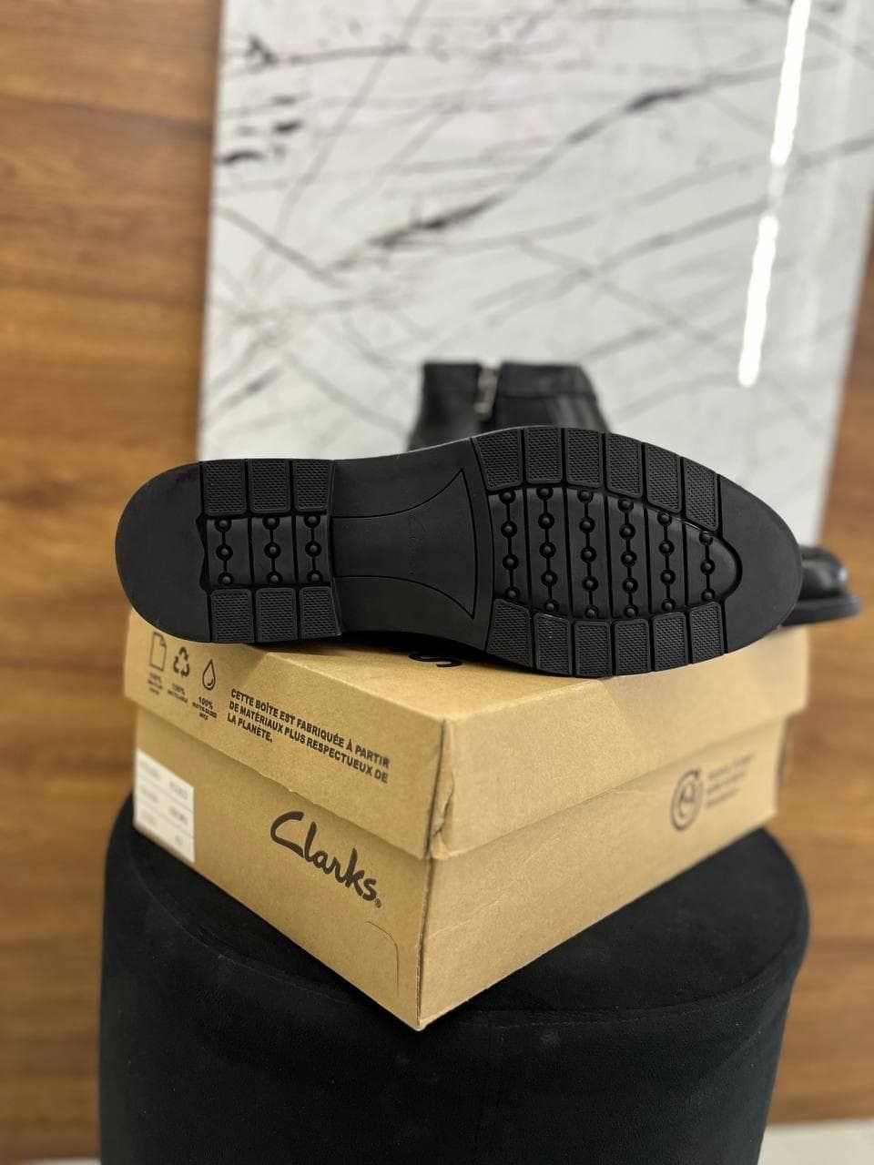حذاء Clarks الجلد الطبيعي، هتجمع بين الشياكة وجودة التفاصيل في تصميم يليق بمكانتك.صناعه فيتنامي 6