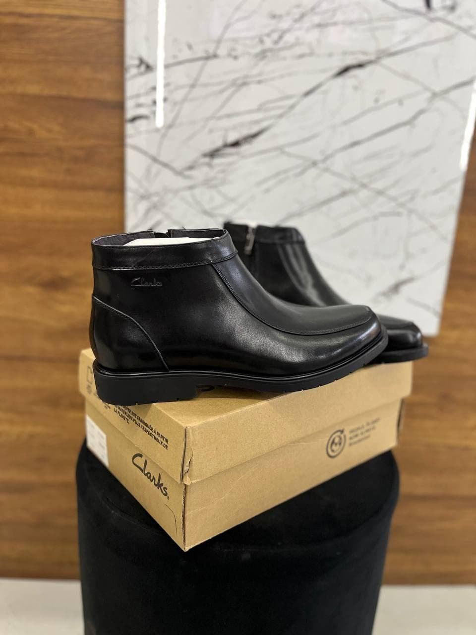 حذاء Clarks الجلد الطبيعي، هتجمع بين الشياكة وجودة التفاصيل في تصميم يليق بمكانتك.صناعه فيتنامي 9