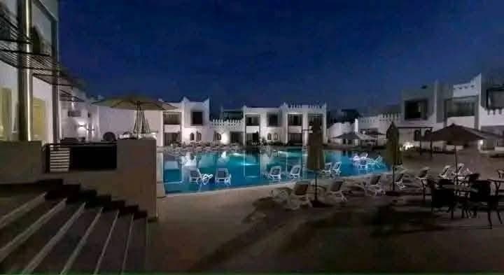 Book the Mazar Sharks Hotel 8