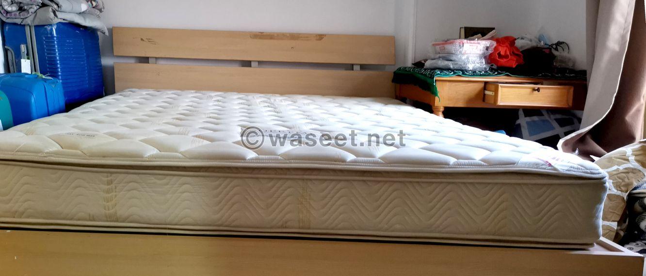 سرير خشب وحديد مع مرتبة طبية 4