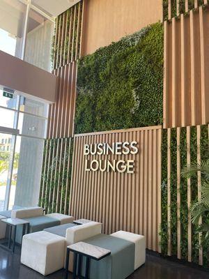 مكتب ادارى للايجار بمبنى Business Lounge 