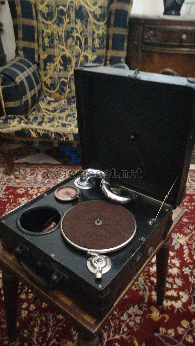 Antique gramophone 2