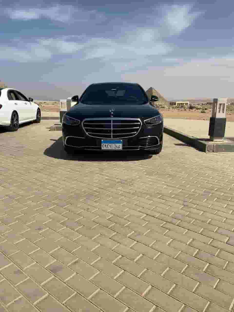 Mercedes S500 with driver  Mercedes S500 with driver