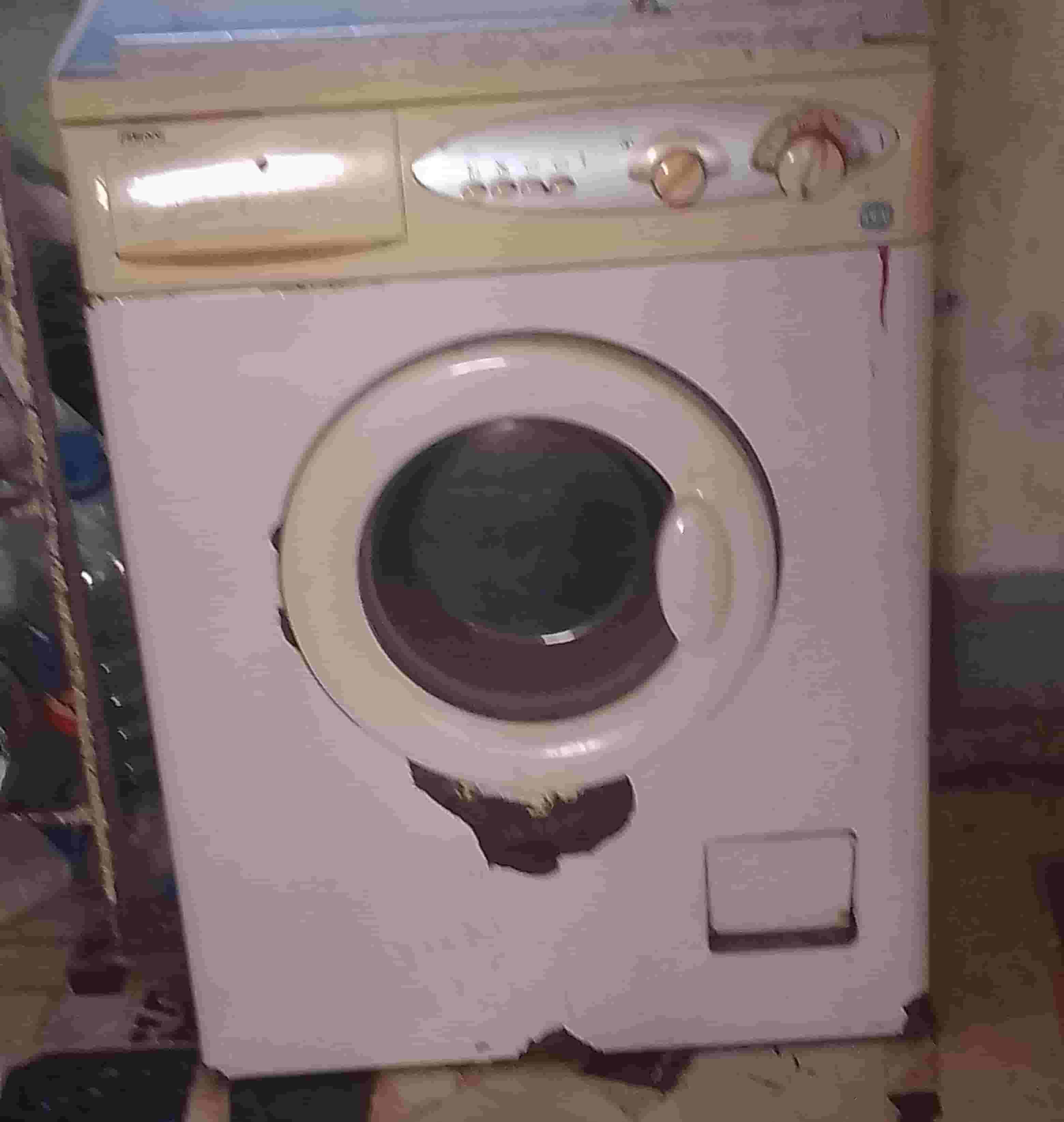 I sell the washing machine at an affordable price. I sell the washing machine at an affordable price.