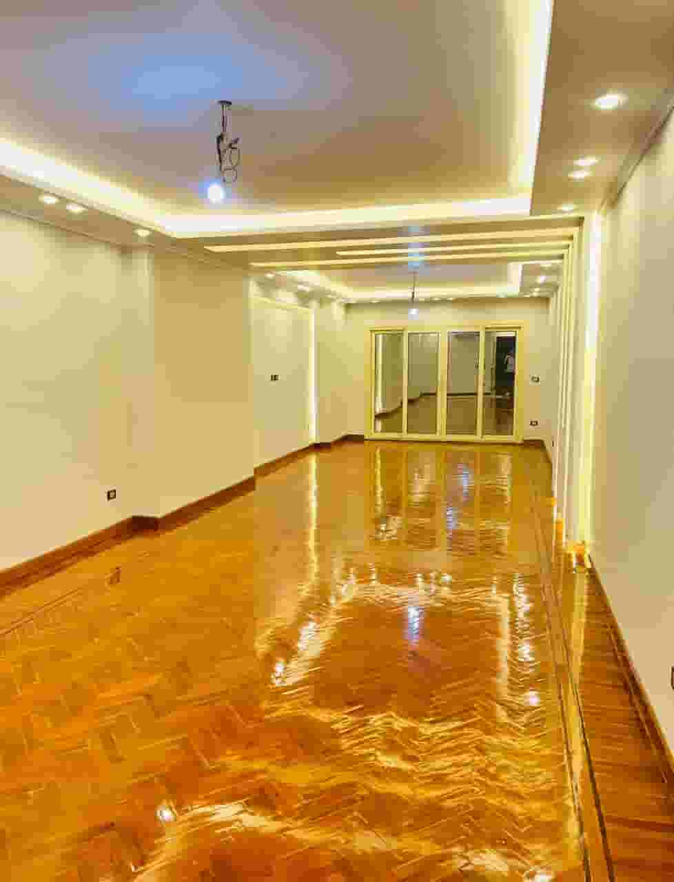 شقة للايجار - رشـدى - ع الترام مباشرا - مدخل شيك - فيو الترام شقة للايجار - رشـدى - ع الترام مباشرا - مدخل شيك - فيو الترام