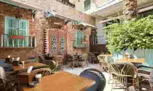 Cafe for rent in the main Petersa Cafe for rent in the main Petersa