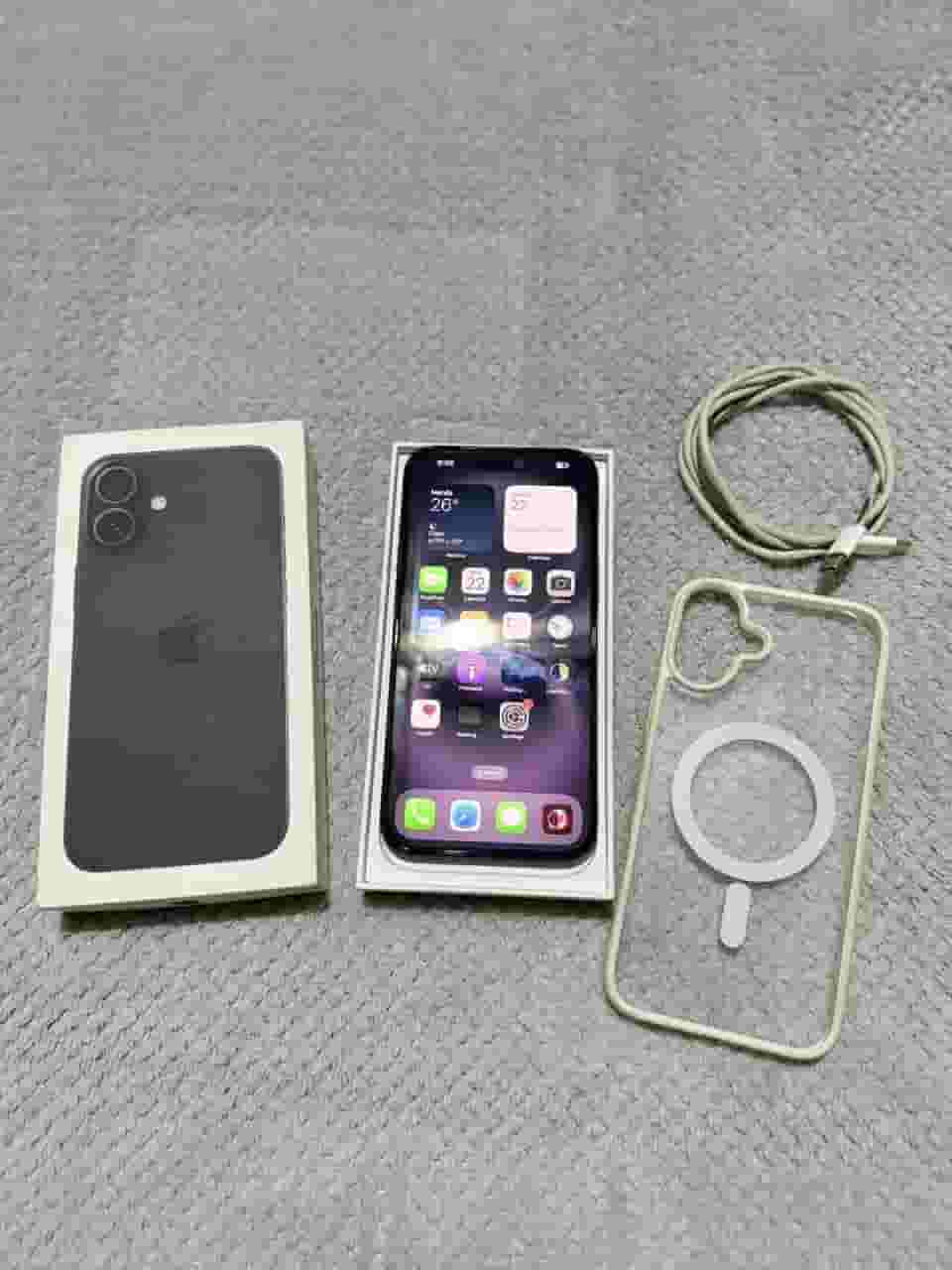 iPhone 16 plus iPhone 16 plus