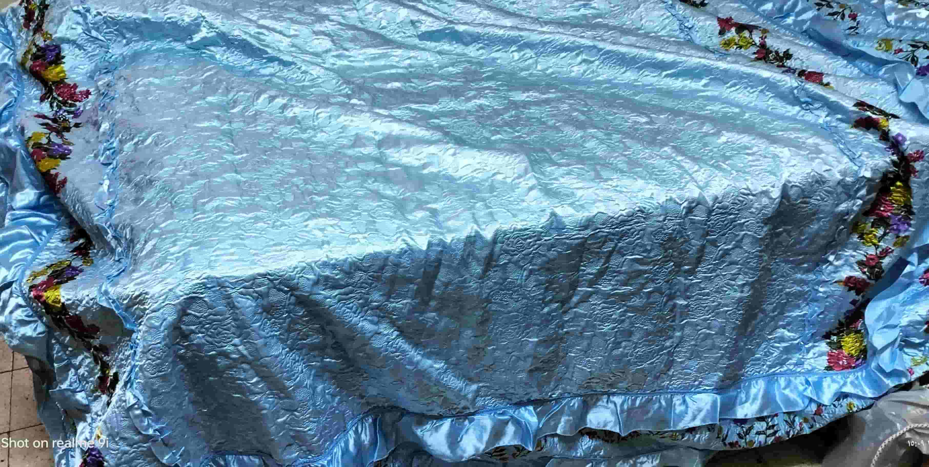 مفرش سرير مطرز مفرش سرير مطرز