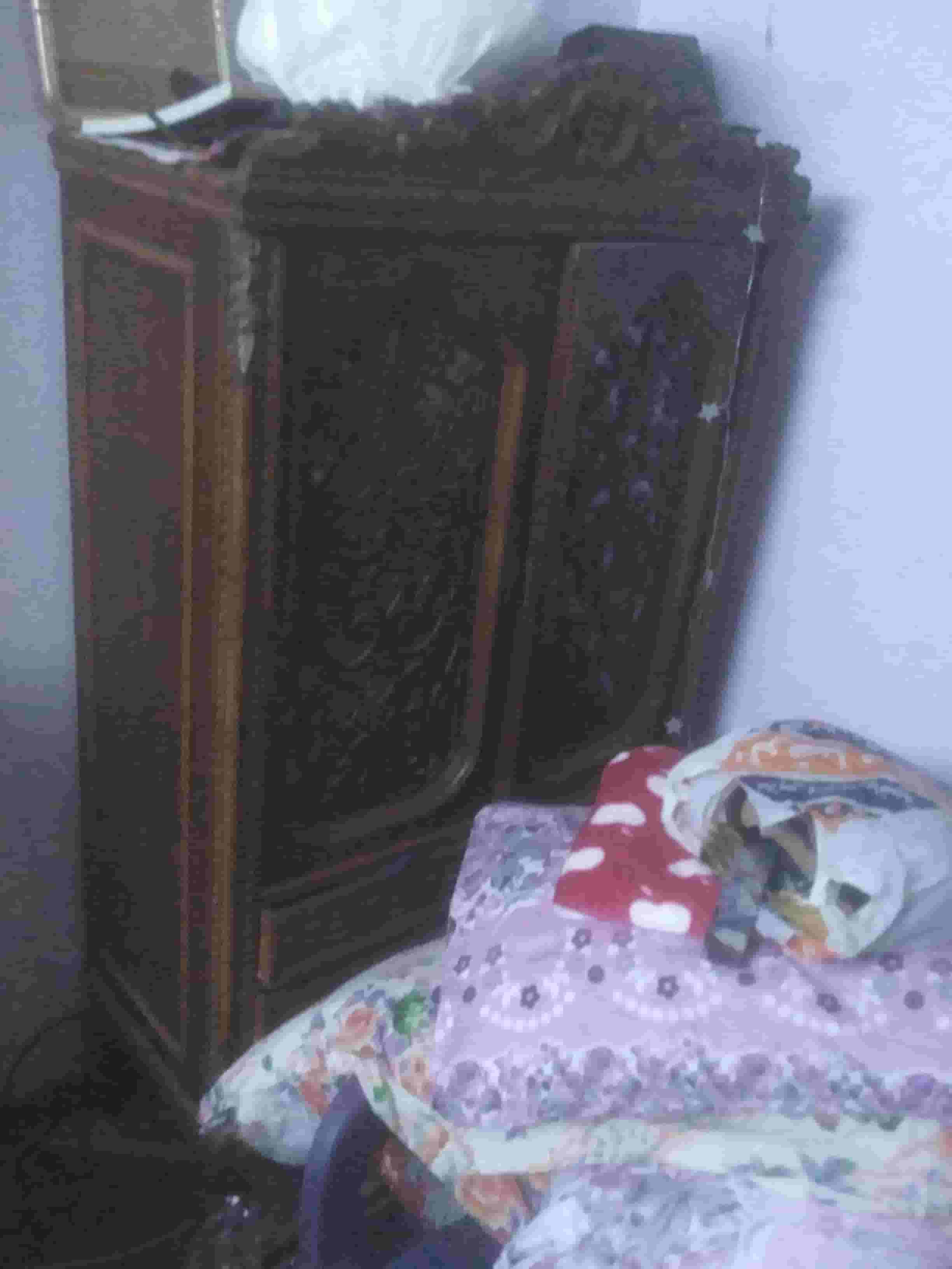 Used small wooden cupboard for sale in El Haram Chauffenrah Used small wooden cupboard for sale in El Haram Chauffenrah