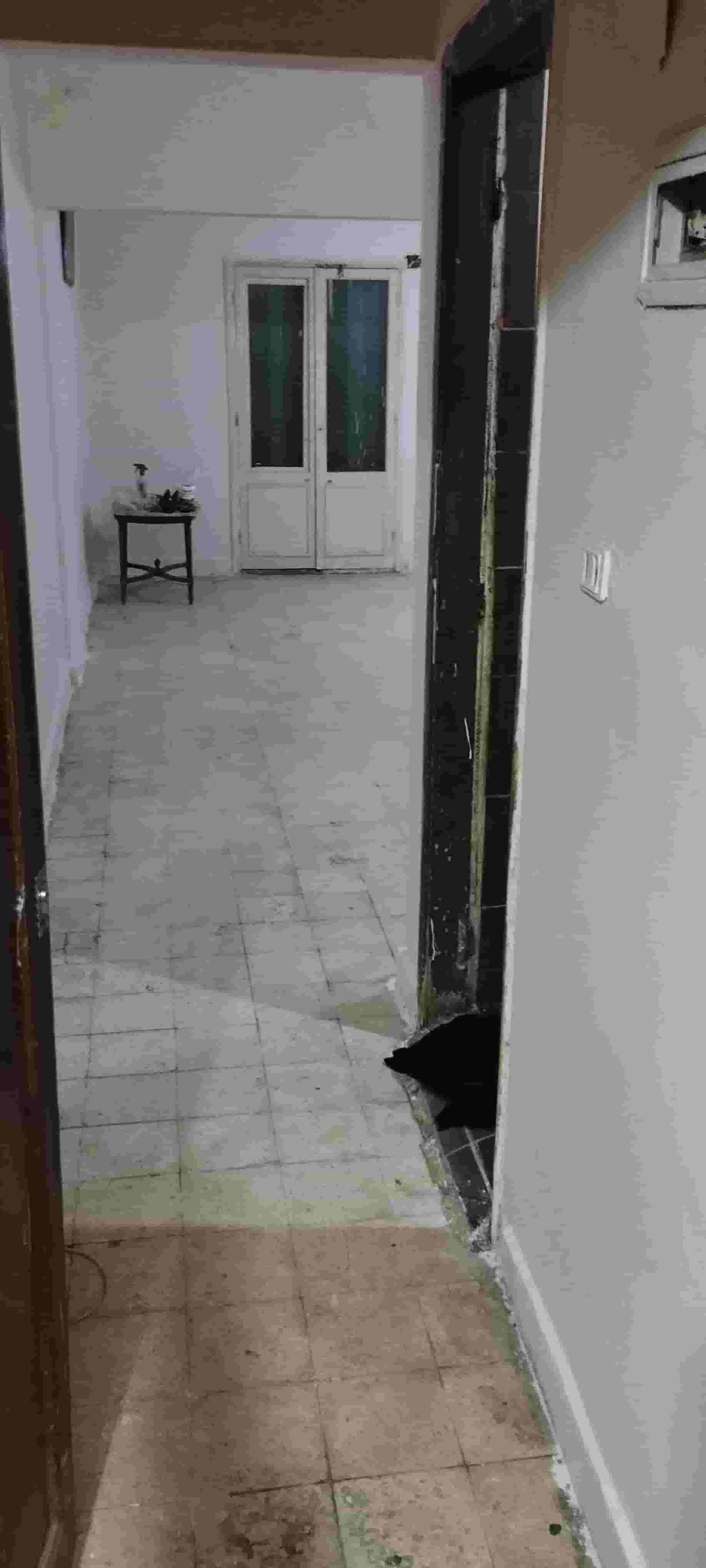 Ground floor apartment suitable for housing, project or stores Ground floor apartment suitable for housing, project or stores