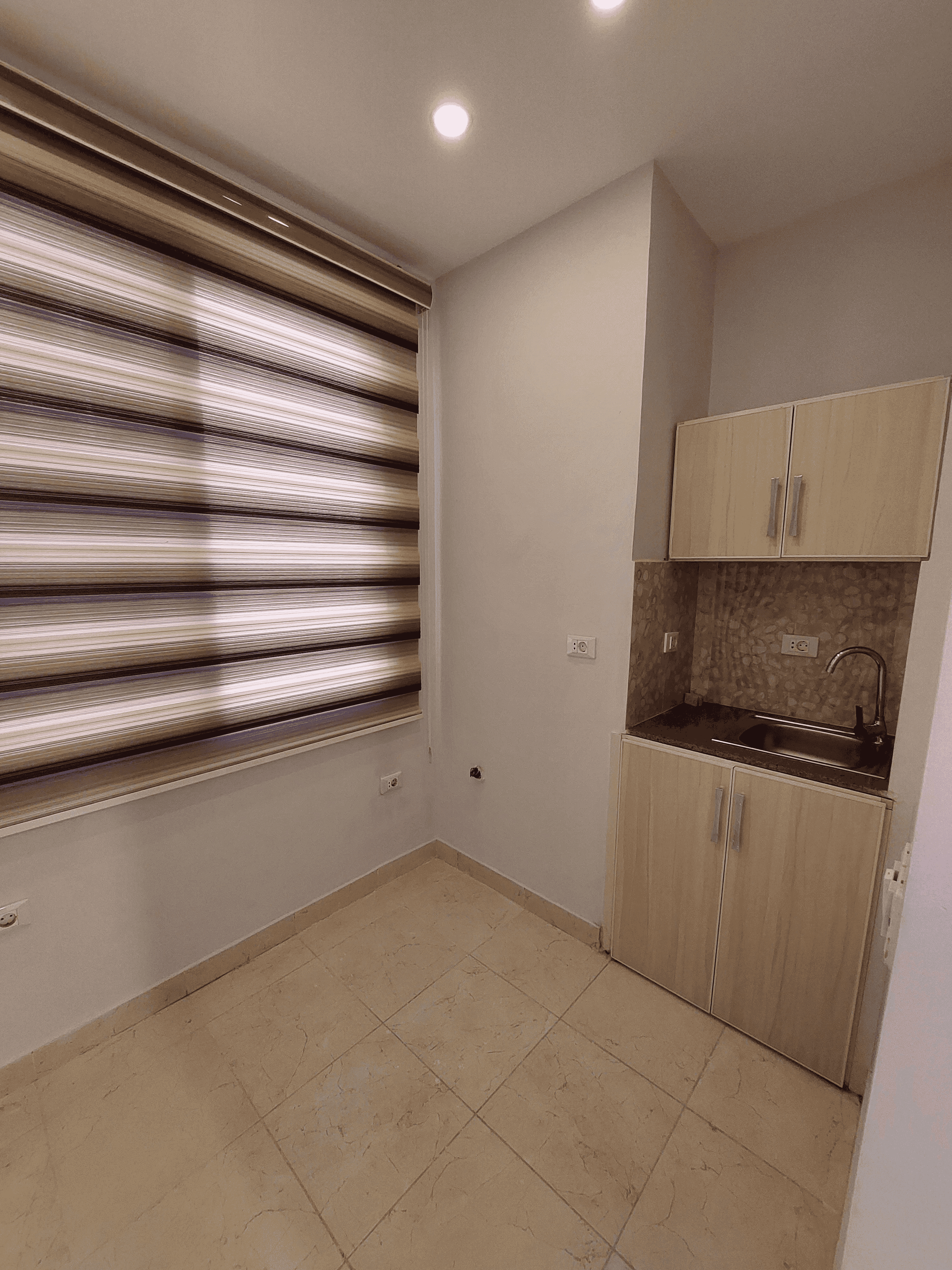 Administrative unit 75 m for rent in Beverly Hills compound Administrative unit 75 m for rent in Beverly Hills compound