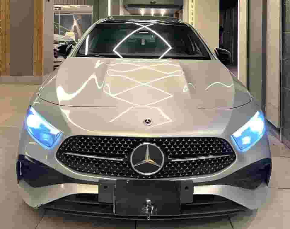 مرسيدس A200 هاتشباك مرسيدس A200 هاتشباك